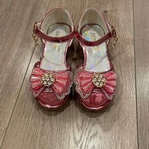 Osinnme Pink Shoes Like New Size 10